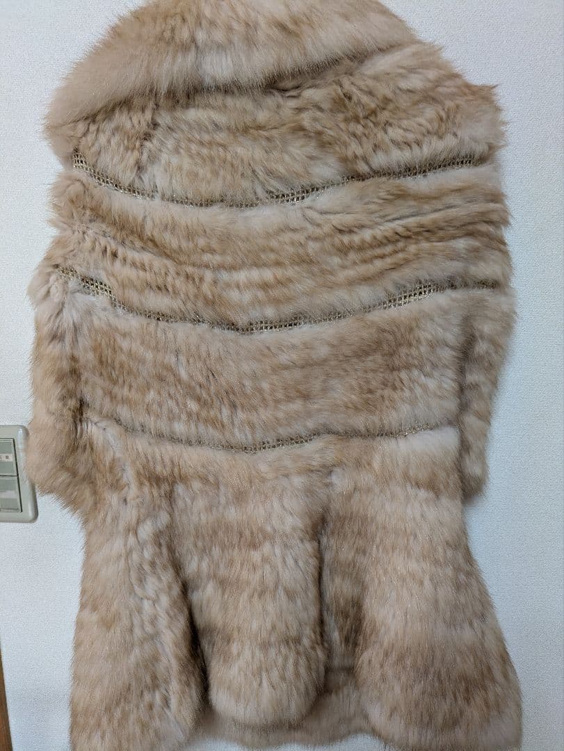 ハーフコート、筒型ベージュファーオープンフロントベスト　ポンチョ