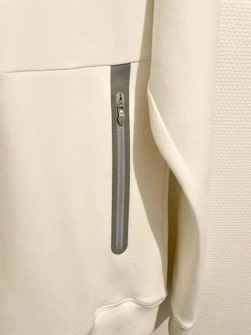 テーラーメイド×UA フーディ ユニセックスS ホワイト パーカー