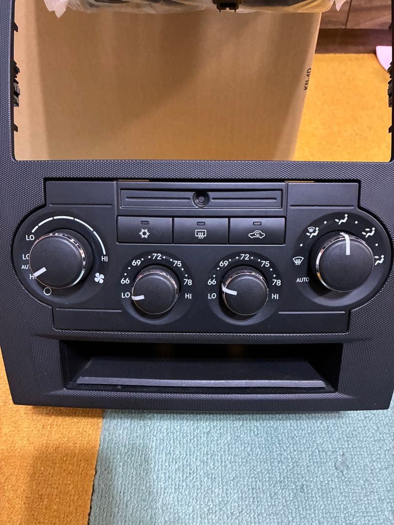 2008年ダッジチャージャー オーディオパネル フェイスパネル