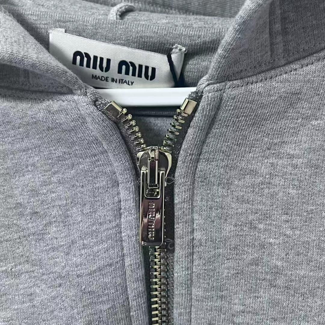 【新品未使用】　グレースウェットジップアップ　M フード