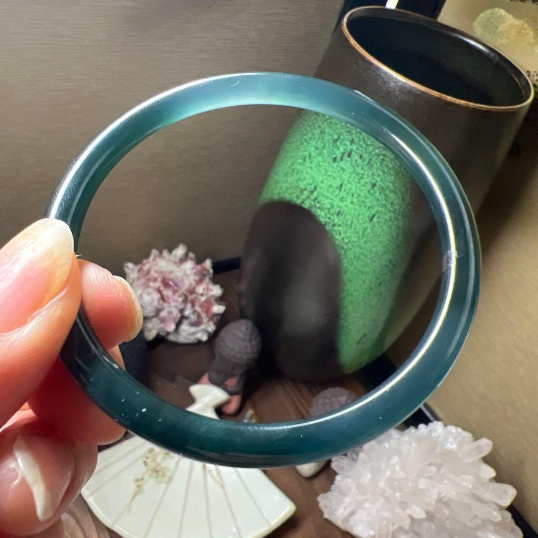 本翡翠、ネイビー、幽緑細身バングル　〜58.5