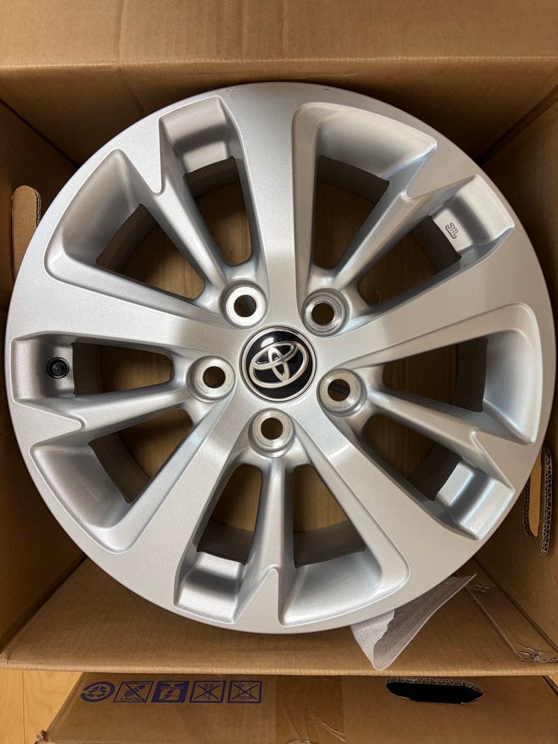 【新品・未使用】トヨタ ヤリスクロス純正16インチアルミホイール4本セット