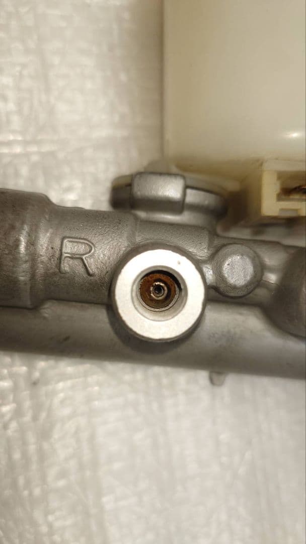 日産 BM50 マスターシリンダー TOKICO ABS無し N1 中古