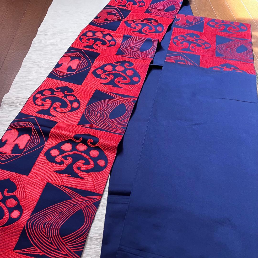 遊びましょ！紺地に赤の変わりスペード柄織り出し トランプみたいな正絹六通本袋帯