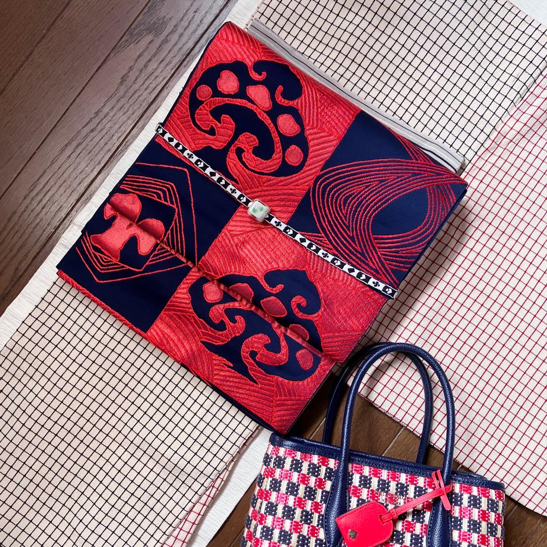 遊びましょ！紺地に赤の変わりスペード柄織り出し トランプみたいな正絹六通本袋帯