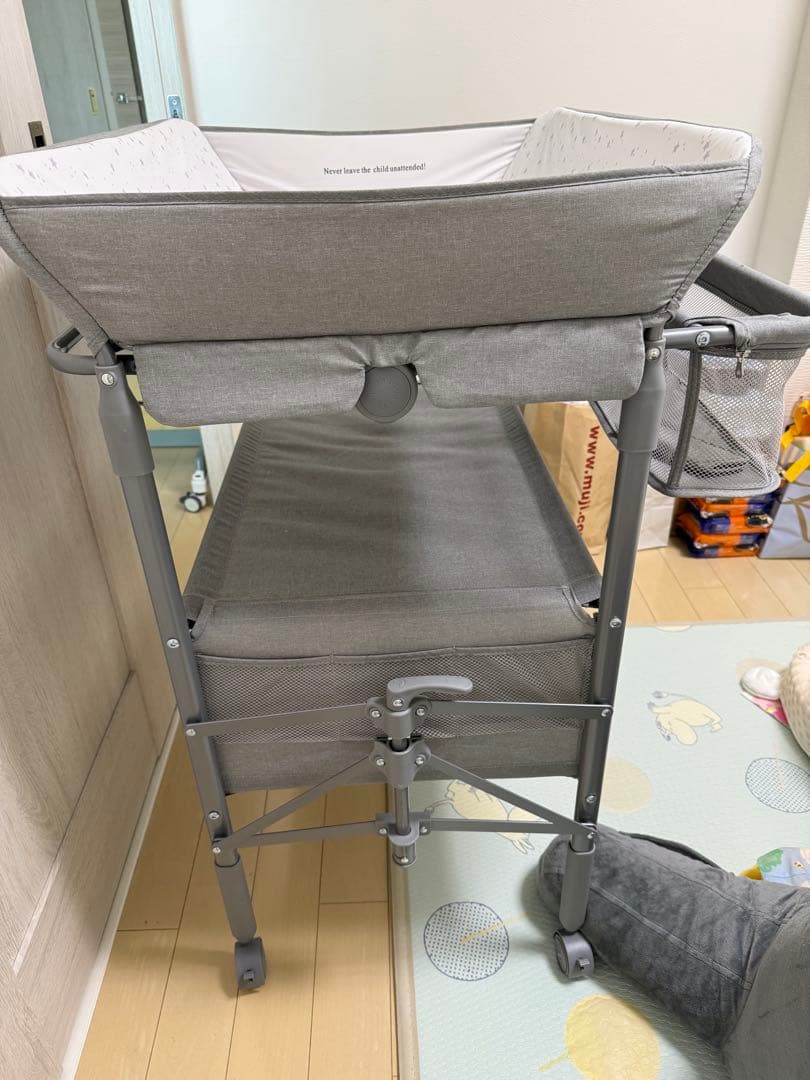 Maydolly オムツ交換台 オムツ換えテーブル 折り畳み可能 高さ調節可能