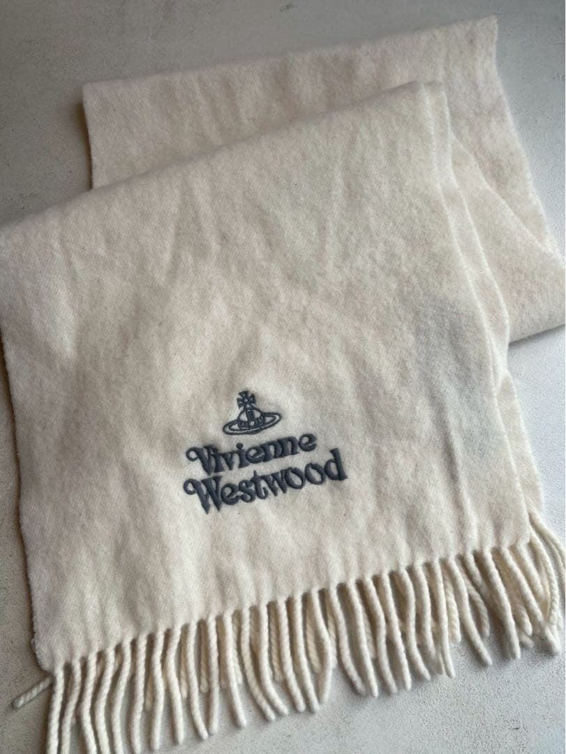 【極美品】Vivienne Westwood ホワイトマフラー
