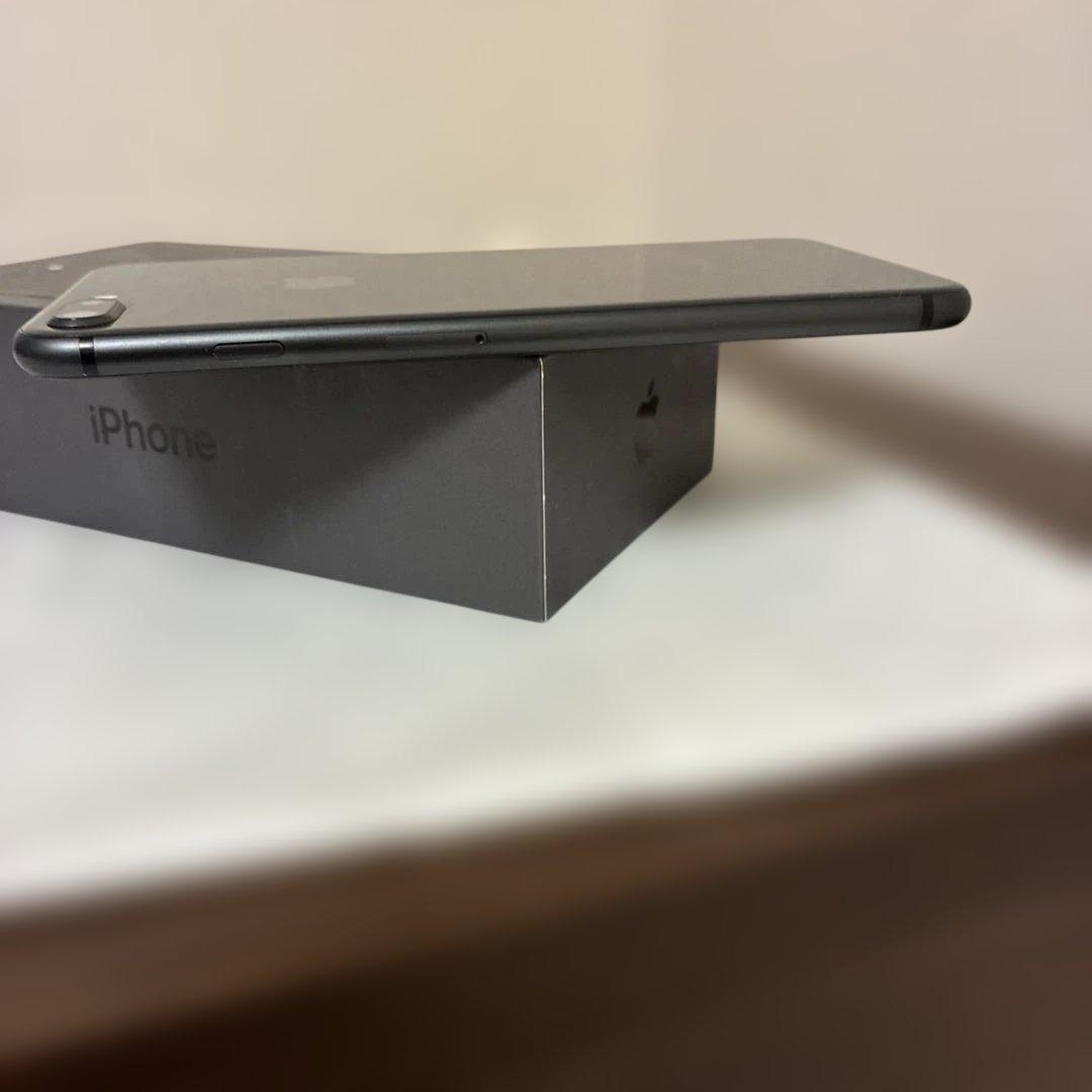 iPhone 8 Plus SIMフリー スペースグレイ64GB 本体のみ