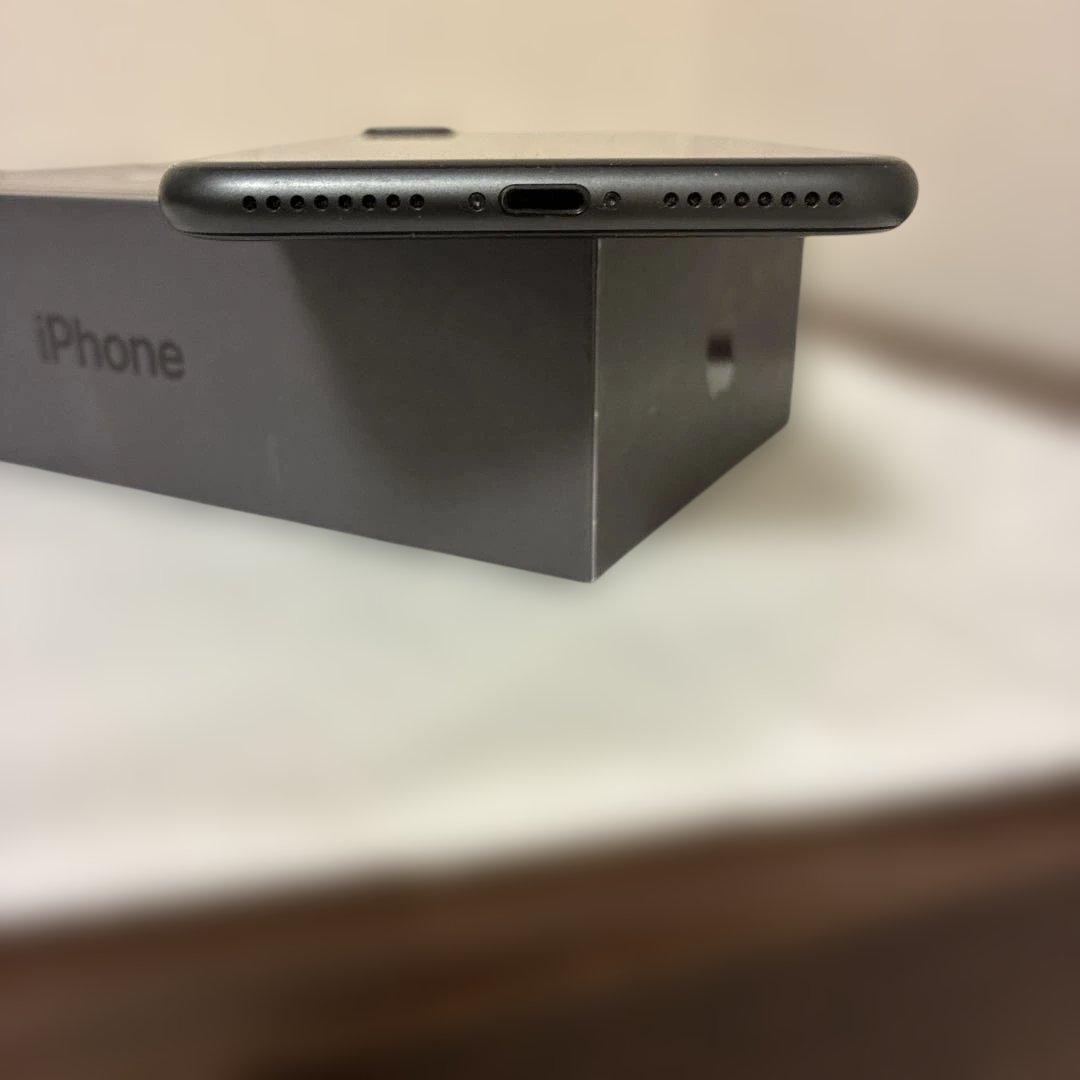 iPhone 8 Plus SIMフリー スペースグレイ64GB 本体のみ