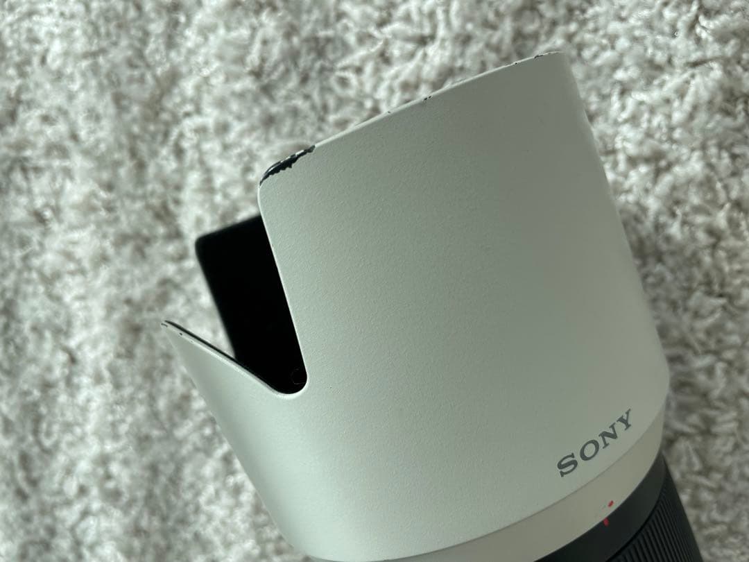 レッド　Sony FE 70-200mm F2.8 GM レンズ