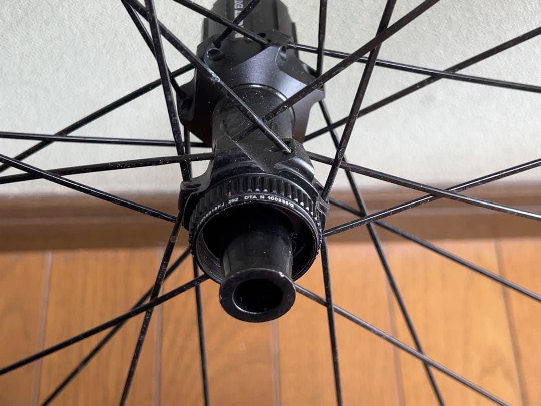 中華完組カーボンホイール　リム高65/60