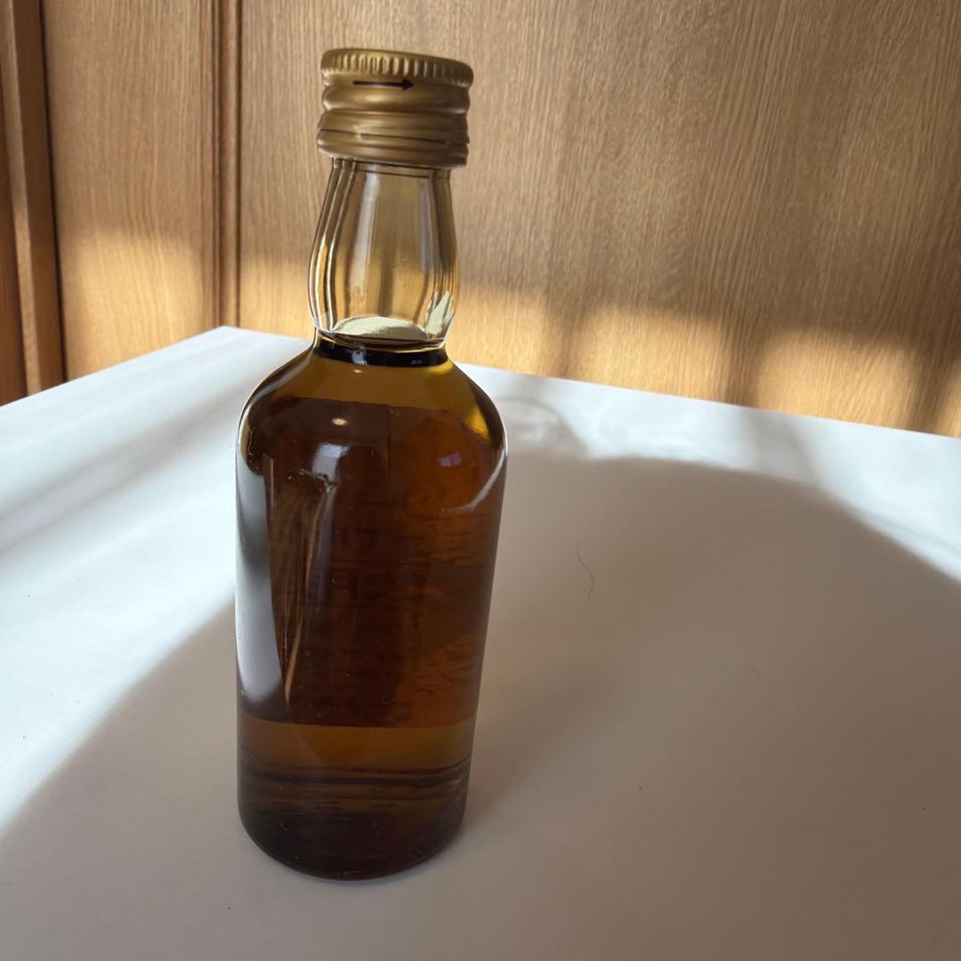 s*n様 サントリーウィスキー　ニューローヤルミニボトル　試飲用見本