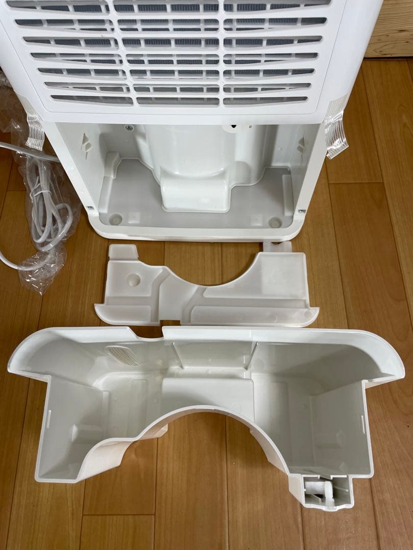 美品 コンプレッサー式 除湿機DCE-6515 5.5L/日