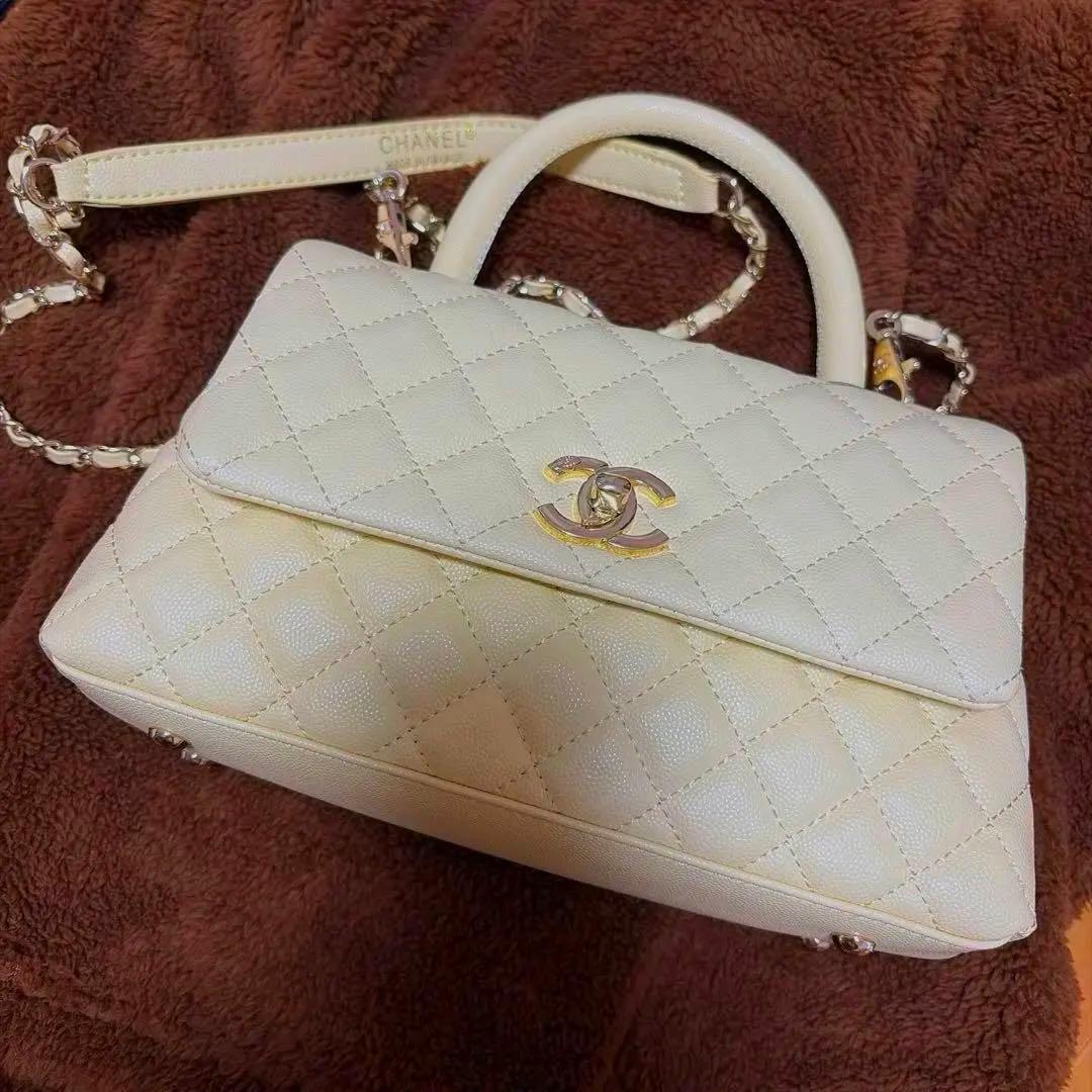 ノベルティ CHANEL イエロー ショルダーバッグ