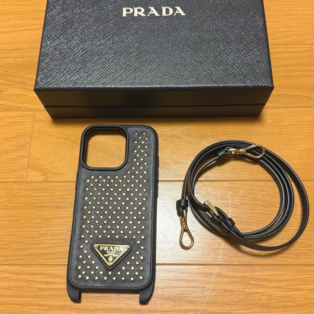 PRADA iphone16pro ストラップ付き