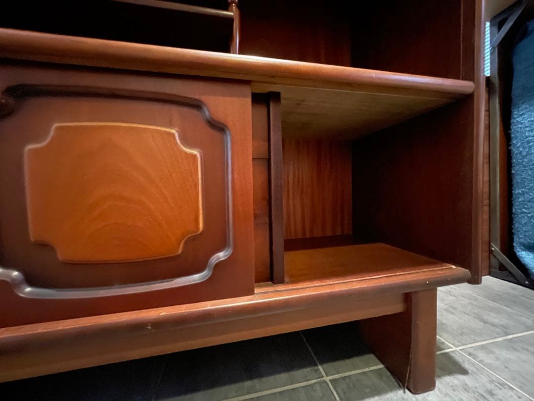 momo 1970年代 サペリマホガニー材天然木 ヴィンテージサイドボード