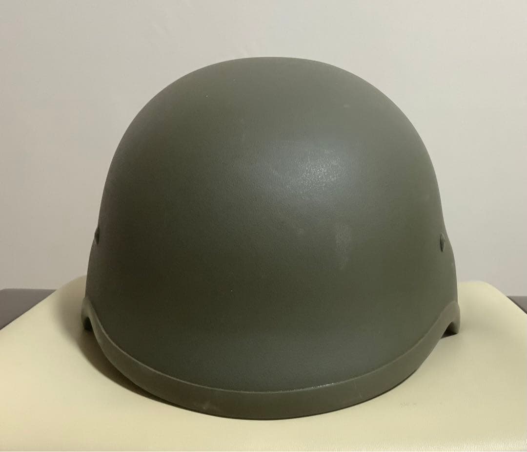 ドイツ軍 ドイツ連邦軍 M826 ケブラーヘルメット 実物放出品 58-60cm