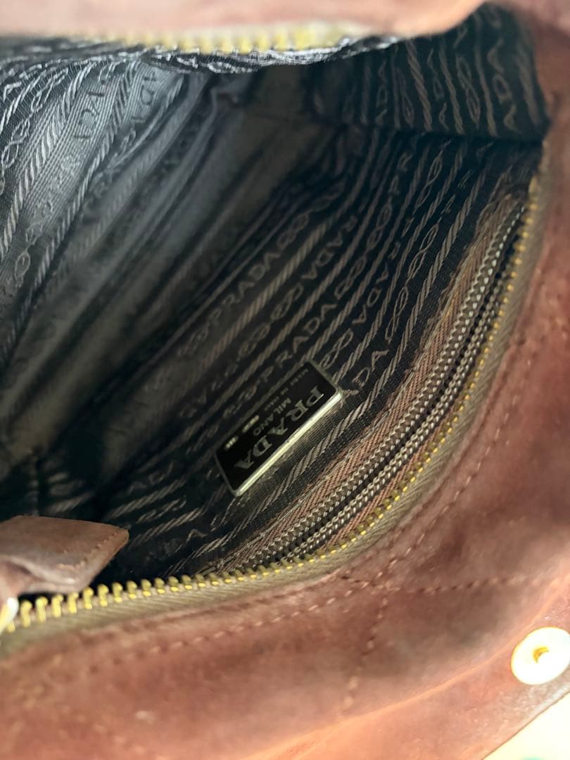 PRADA ダークブラウン スエード ショルダーバッグ