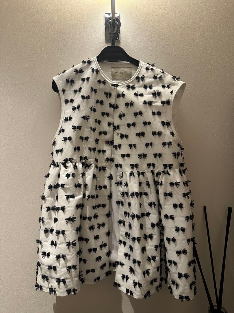 UNITED ARROWS リボンモチーフ ノースリーブ