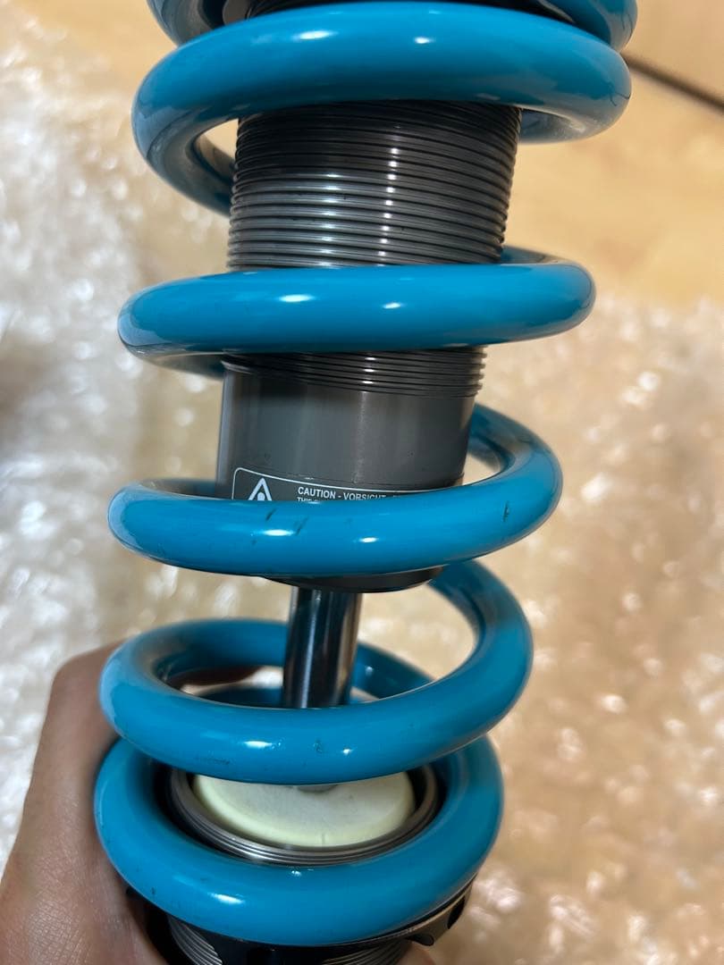 も*す様 NITRON サスペンション MT09