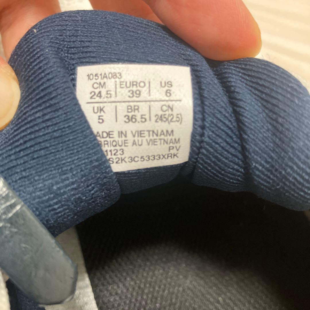 ASICS バレーボールシューズ ホワイト/ネイビー/ゴールド　24.5cm