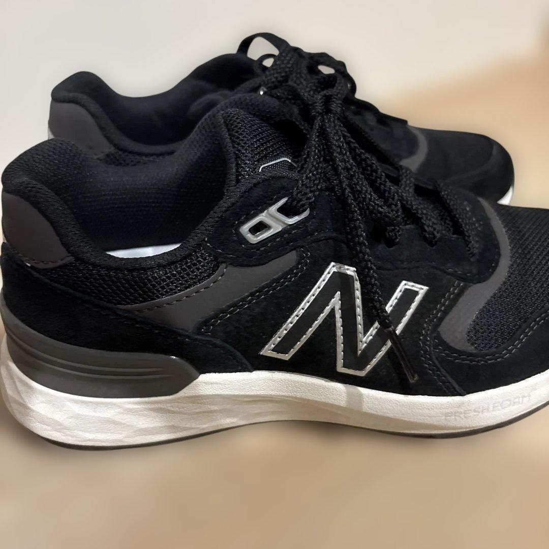 ニューバランス　880 v7 23.5