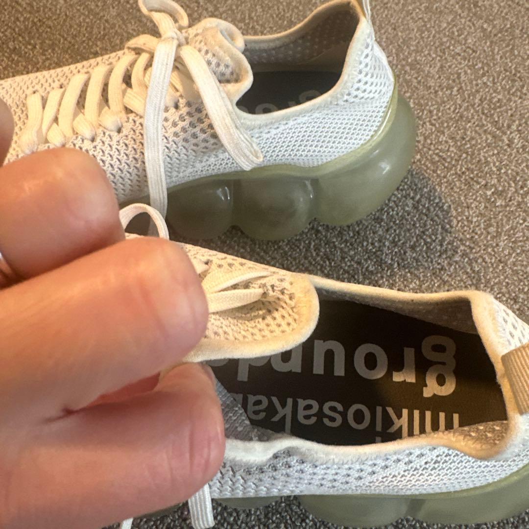 grounds スニーカー