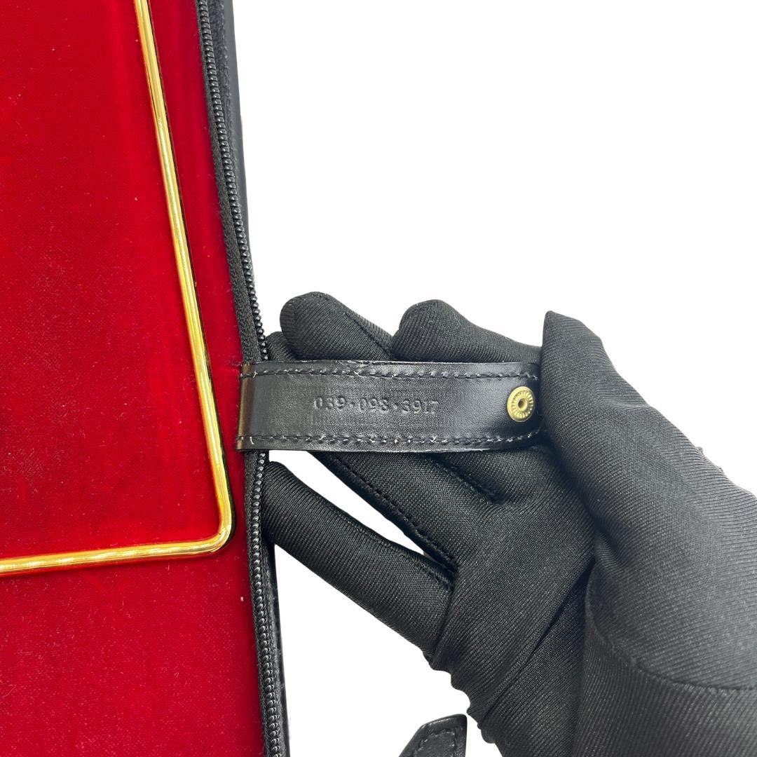 GUCCI ブラックレザー ネクタイケース