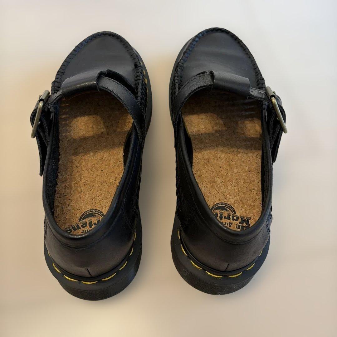 靴 Dr. Martens Adrian T Bar