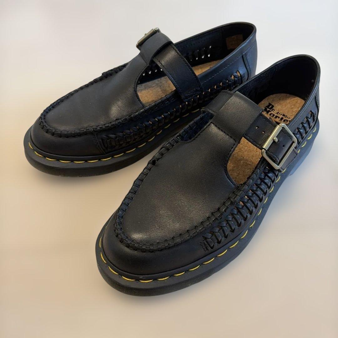 靴 Dr. Martens Adrian T Bar