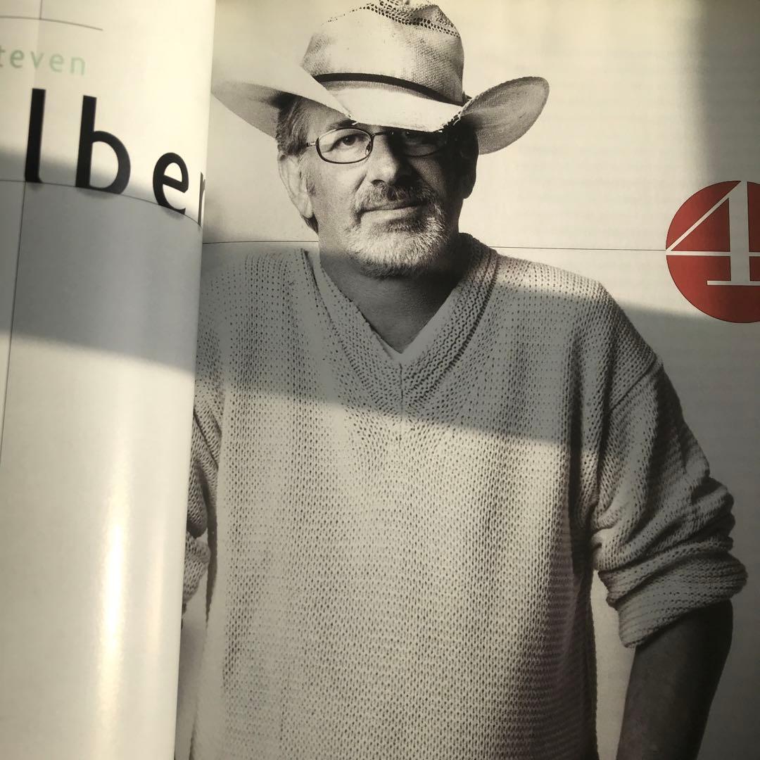 THE 100 GREATEST ENTERTAINERS イルミナティ