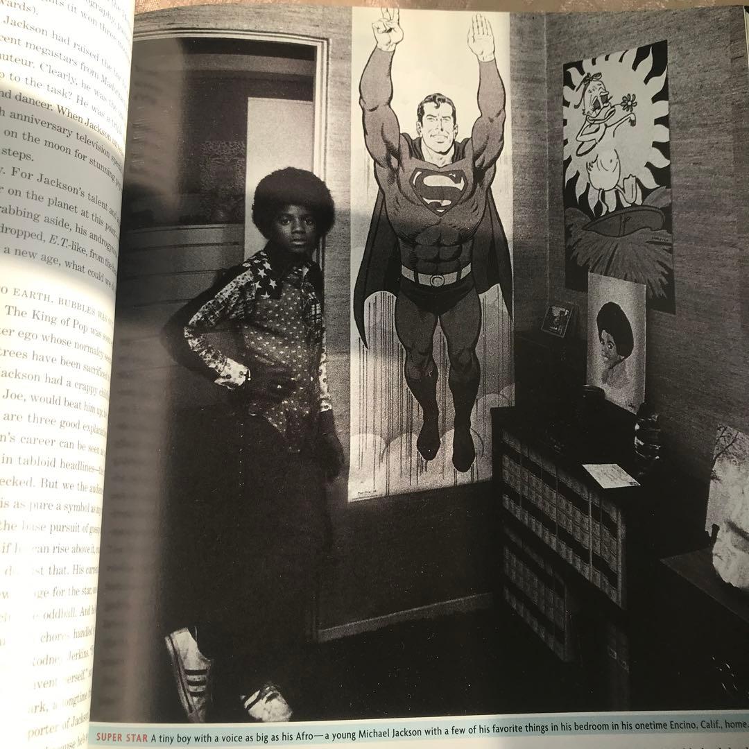 THE 100 GREATEST ENTERTAINERS イルミナティ