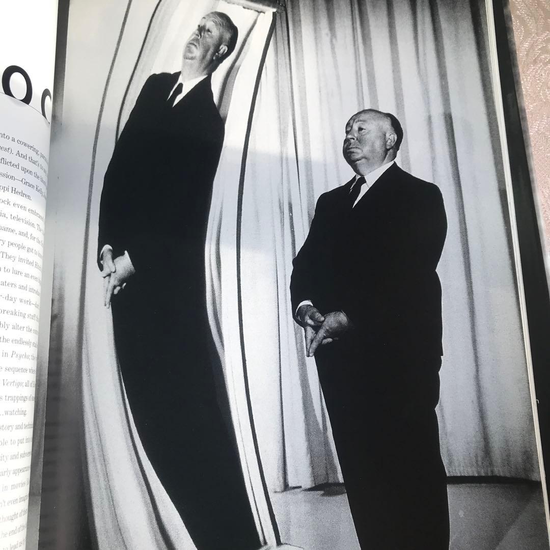 THE 100 GREATEST ENTERTAINERS イルミナティ