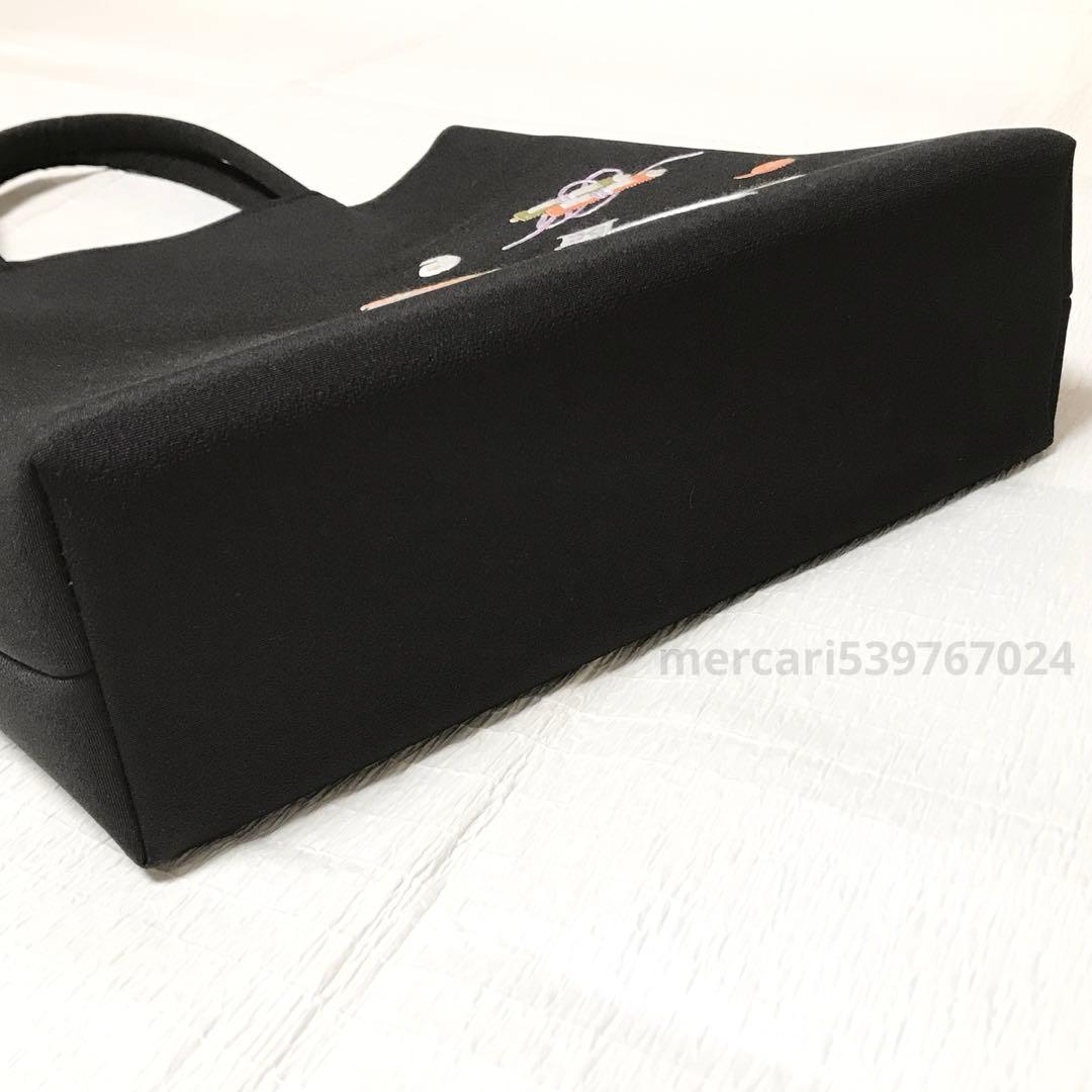 京都　伊と忠　正絹　和装　手提げバッグ（黒ちりめん　手刺繍　宝尽し）