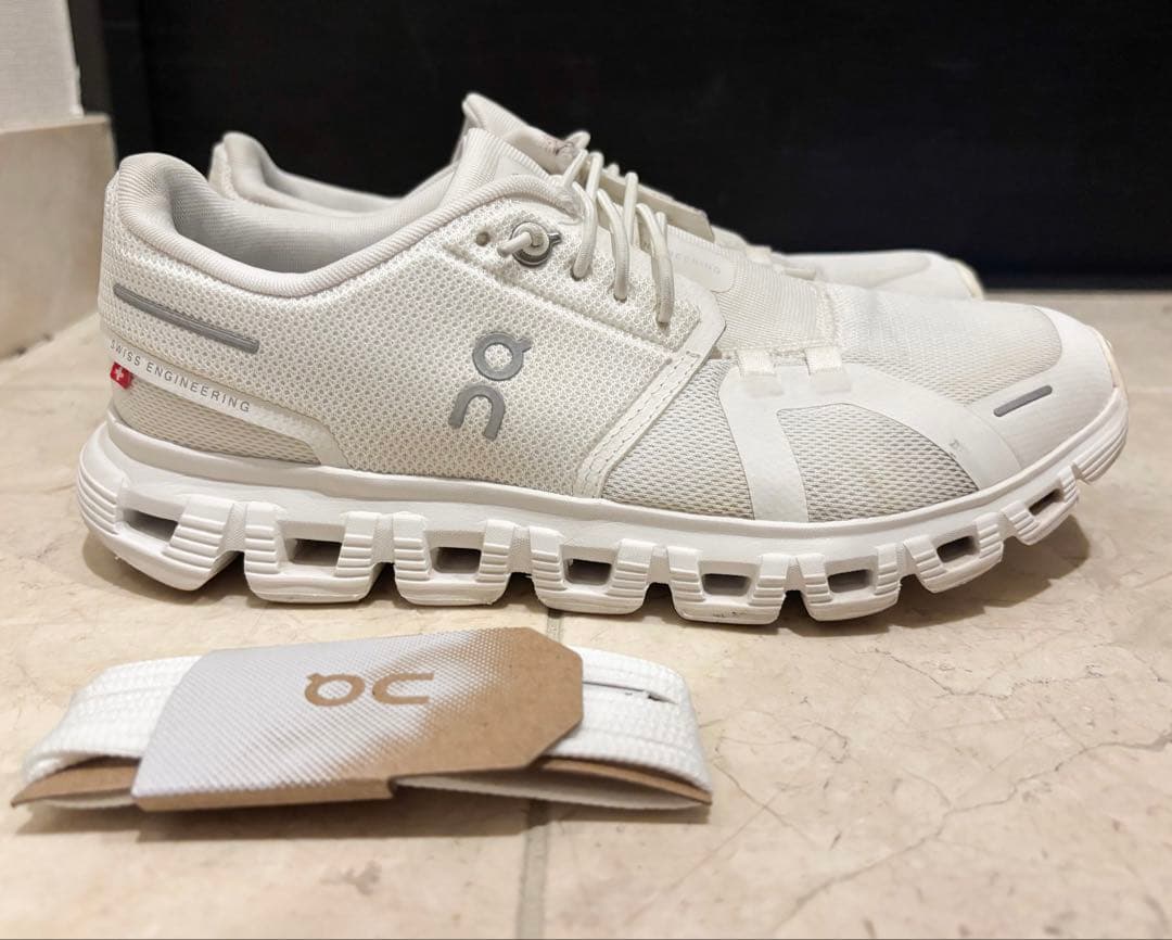 On Cloud6 スニーカー　24cm