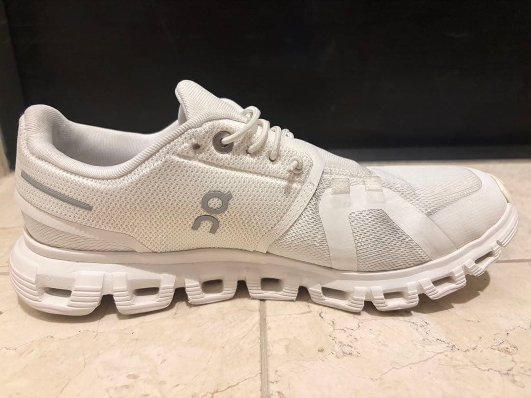 On Cloud6 スニーカー　24cm