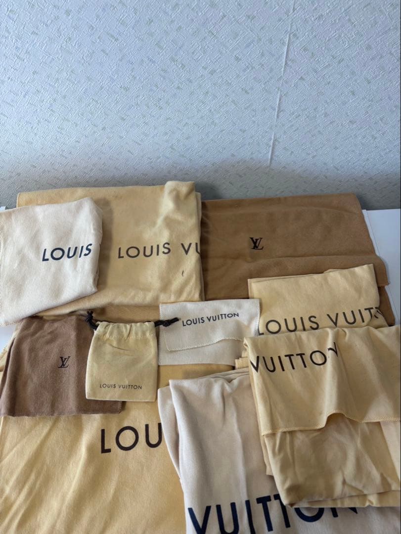 LOUIS VUITTON ロゴ入り巾着袋セット⑮