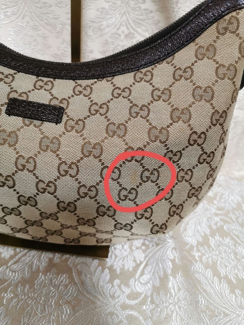 美品　GUCCI　GG　キャンバス　ショルダーバッグ　斜め掛け　カーキベージュ