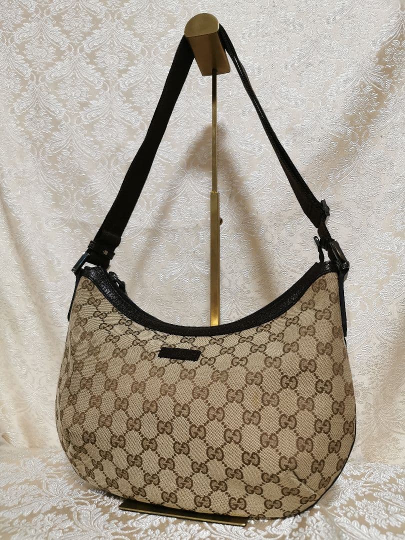 美品　GUCCI　GG　キャンバス　ショルダーバッグ　斜め掛け　カーキベージュ