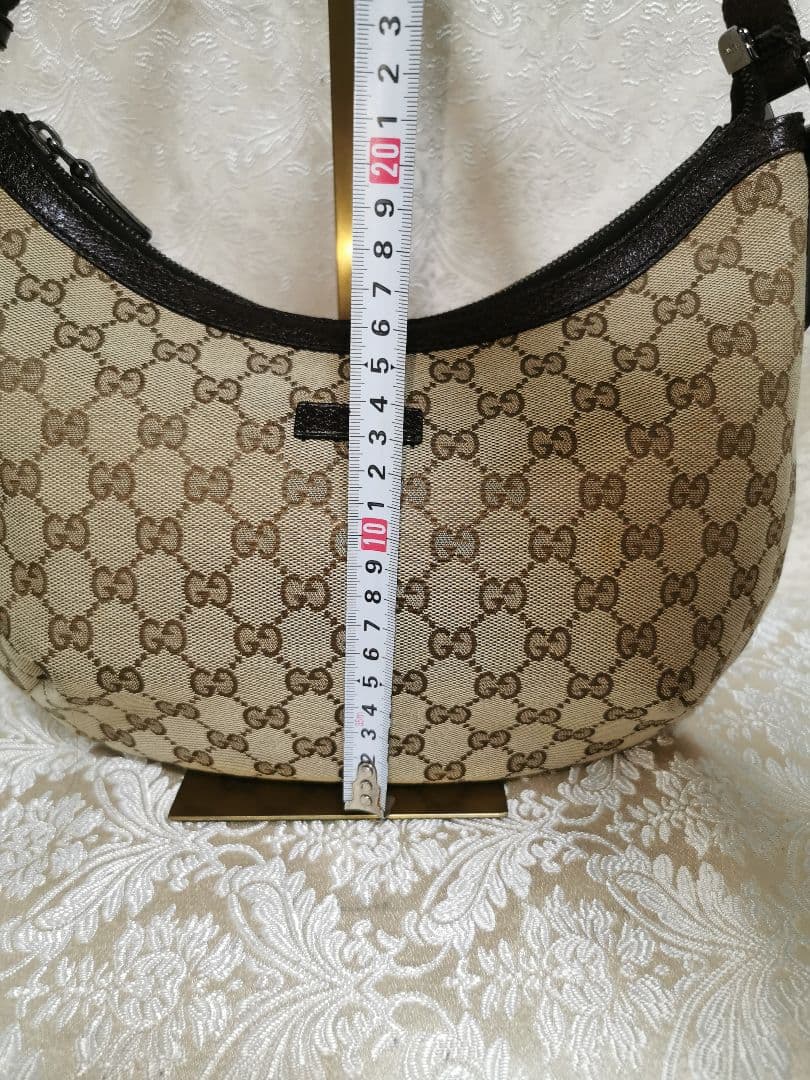 美品　GUCCI　GG　キャンバス　ショルダーバッグ　斜め掛け　カーキベージュ