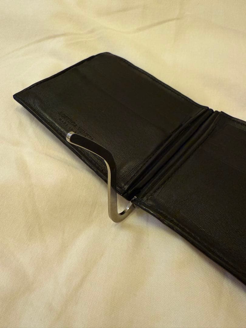 BOTTEGA VENETAボッテガヴェネタ　マネークリップ　二つ折り財布