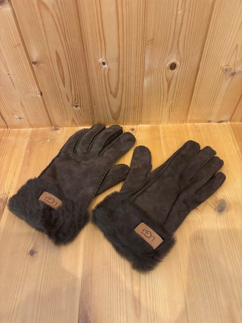 UGG ブラウンファー付き手袋