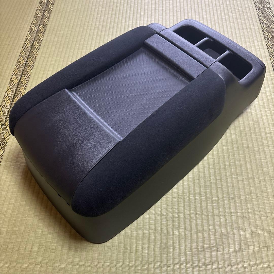 キャラバン グランドプレミアムＧＸ 純正センターコンソール　新車外し