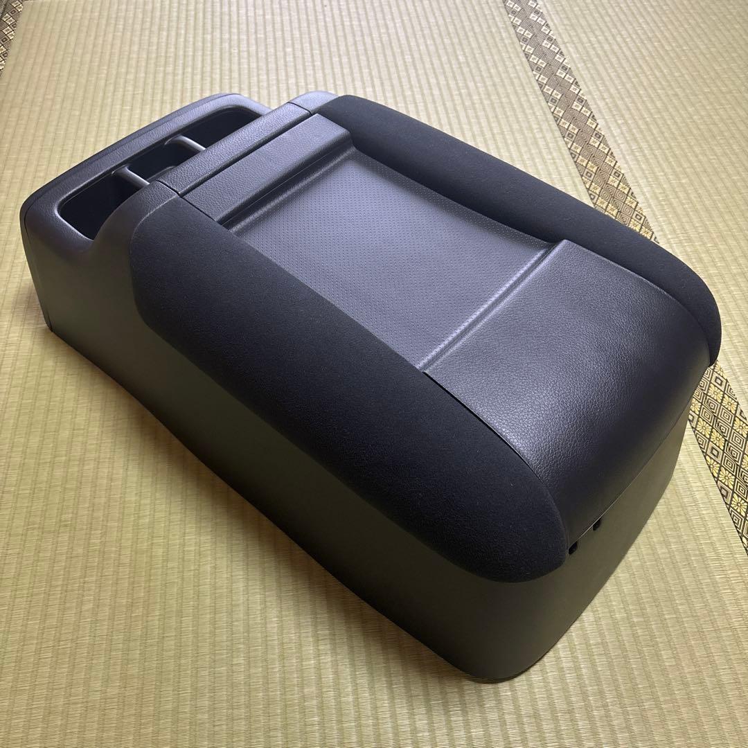 キャラバン グランドプレミアムＧＸ 純正センターコンソール　新車外し