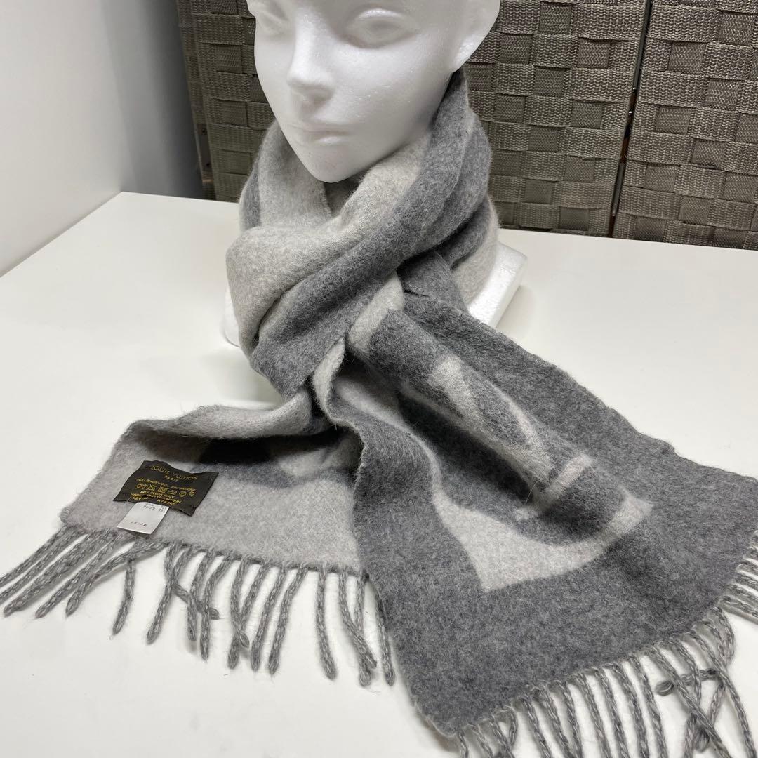 あ*ん様 LOUIS VUITTON ロゴマフラー グレー