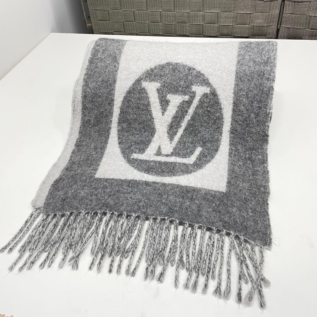 あ*ん様 LOUIS VUITTON ロゴマフラー グレー