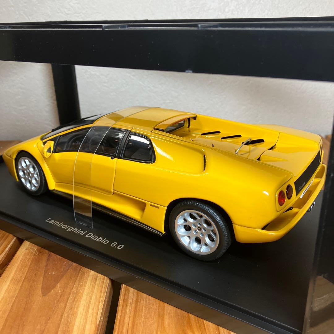 オートアート 1/18 ランボルギーニ ディアブロ6.0