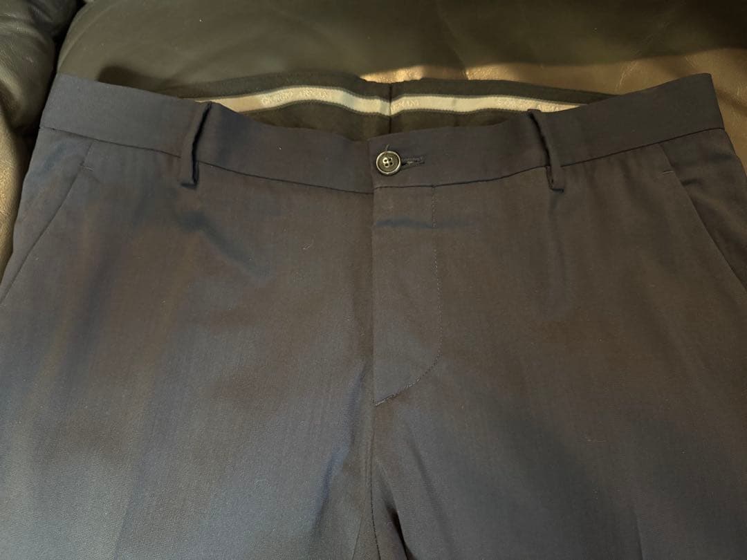 美品！ジョルジオアルマーニSOHO ライン濃紺 無地48