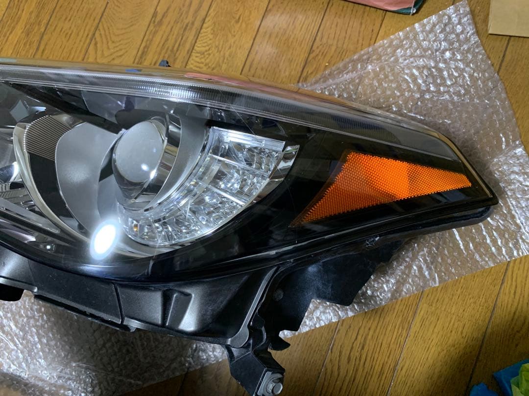 Y51フーガ 後期 US加工ヘッドライト(値下げ交渉可）