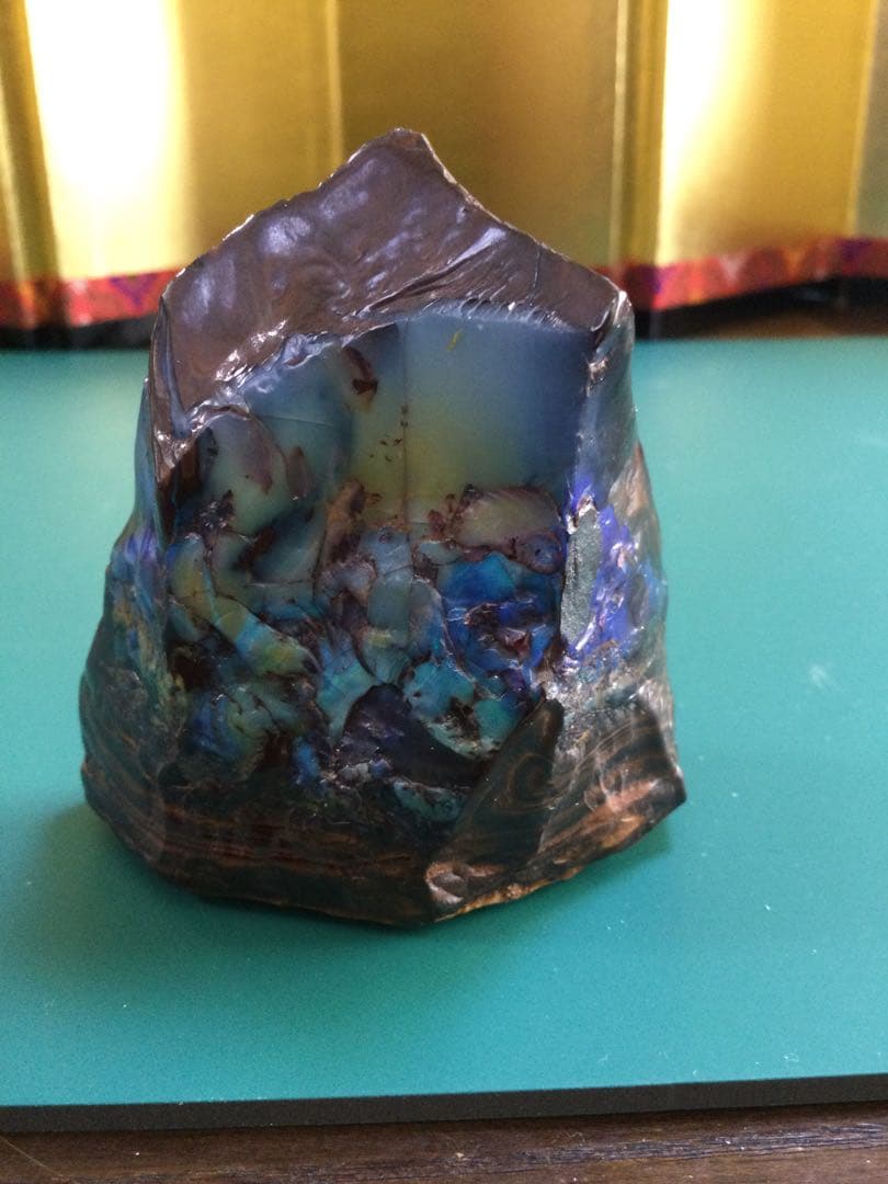 ボルダーオパール原石　　お買い得品　ボルダーオパール原石　　観賞石